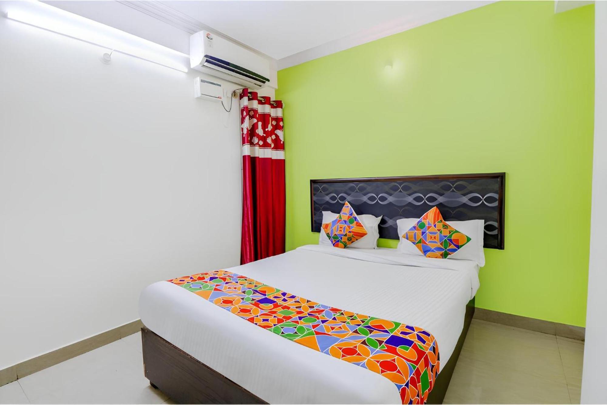 Ivory Pearl Hotel Бангалор Екстериор снимка