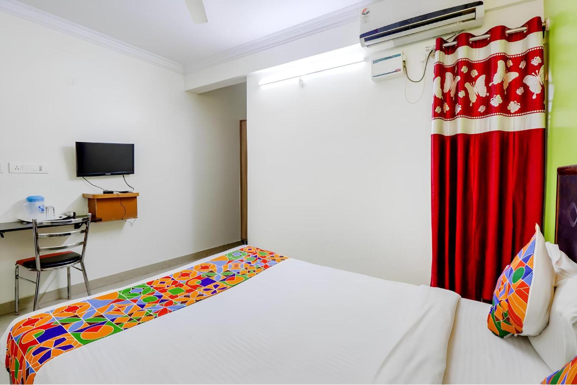 Ivory Pearl Hotel Бангалор Екстериор снимка